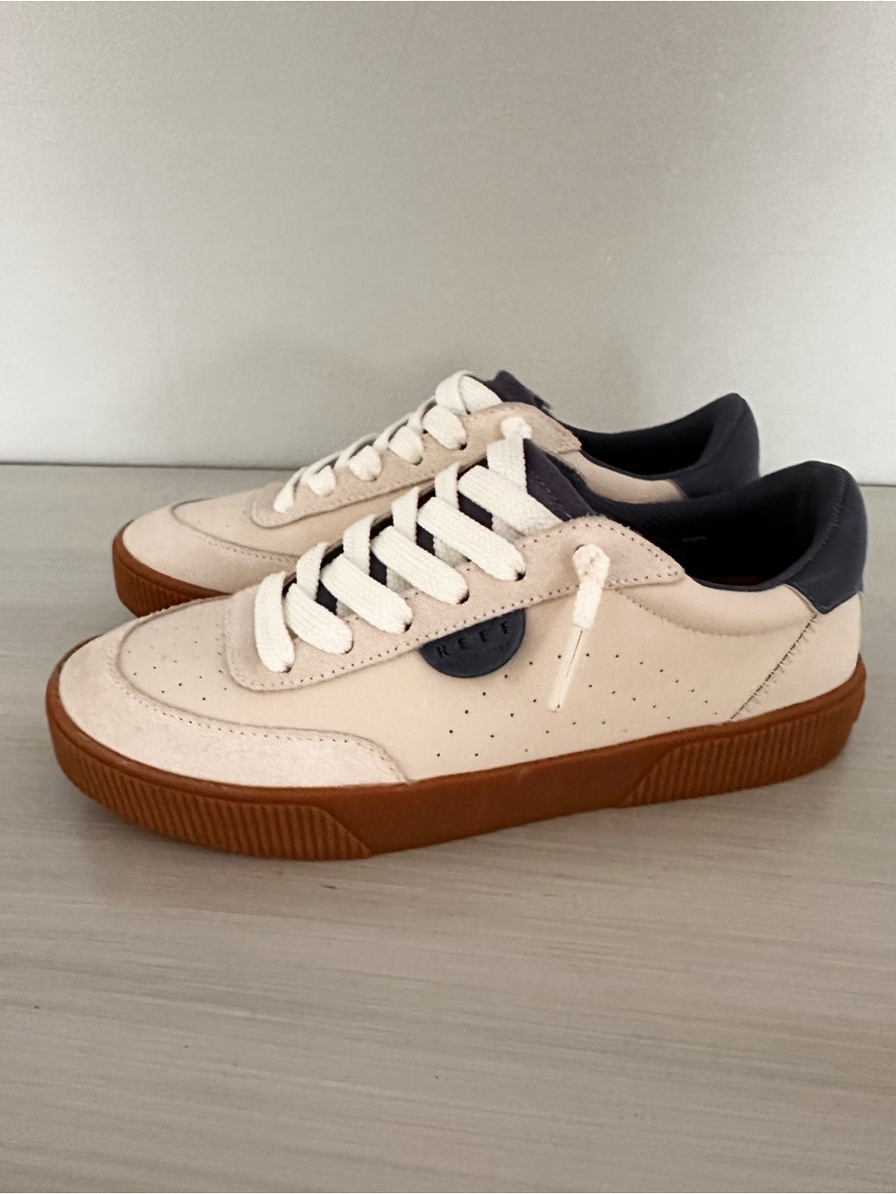 Reef Lay Day Seas women’s Sneaker WMS 8.5